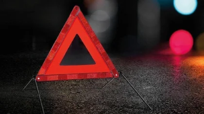 Севший за руль пассажир Lexus скрываясь от полиции врезался в дом и погиб в Уральске
