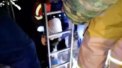 Девушка упала в открытый колодец в Астане: ее спасение сняли на видео