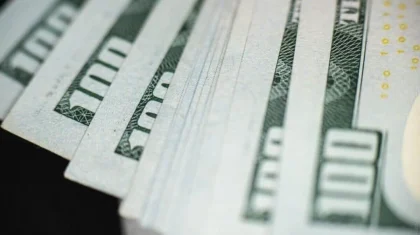 Курс доллара продолжает падать в Казахстане