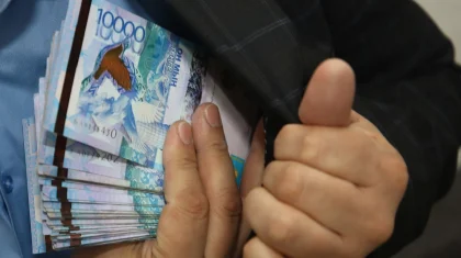 Попался на взятке: директора школы судят в Актюбинской области