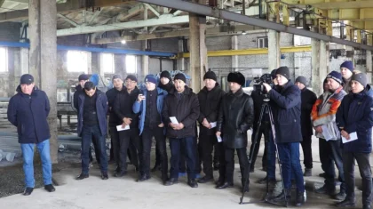Акжоловцы поговорили с работниками предприятия в Павлодаре