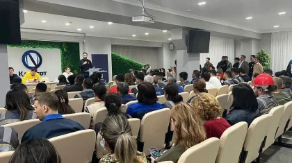Члены партии Respublica поговорили с заводчанами в Мангистауской области