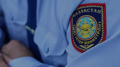 Полицейский начальник ударил подчиненного в Актау, обнародовано видео