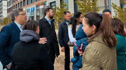 Экстремальная дорога в школу: жители столичной новостройки обратились к аманатовцам
