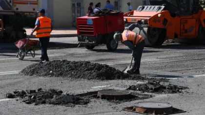 Пока власти искали деньги, бизнесмены сами уложили асфальт в Уральске