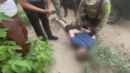 Мошенника-дроппера задержали в Павлодаре: видео появилось в Сети