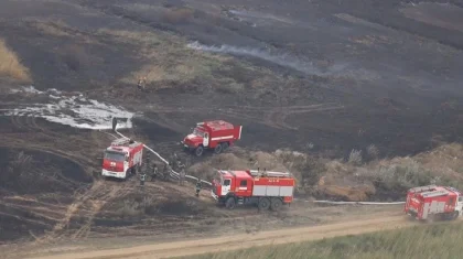 Свыше 200 тонн воды сброшено на горящий сухостой в Астане