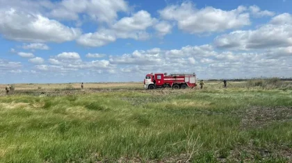Третьи сутки тушат крупный пожар в Астане