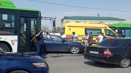 Два человека погибли в массовом ДТП с автобусами в Атырау