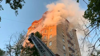 Столичные огнеборцы спасли пьяного мужчину во время тушения пожара