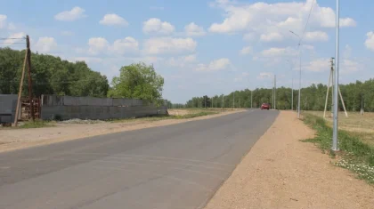 «Асфальт положен еще в советское время»: дорогу отремонтировали в СКО под контролем аманатовцев