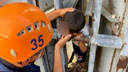 Застрявшего головой в металлическом заборе 6-летнего ребенка спасли в ЗКО