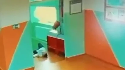 Стало известно о дальнейшей судьбе мальчика, упавшего с лестницы в школе