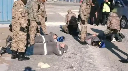 Группу людей с золотом на 130 млн тенге задержали в Акмолинской области