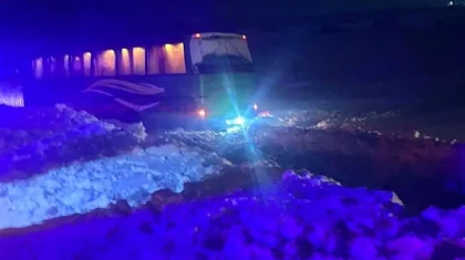 На трассе в СКО в кювет вылетел автобус с 25 пассажирами