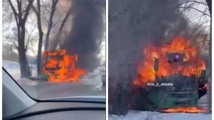 Полыхающий пассажирский автобус в Алматы сняли на видео очевидцы