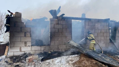 Частный дом загорелся в Акмолинской области