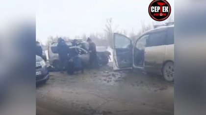 Жесткое лобовое столкновение двух минивэнов в Актюбинской области попало на видео