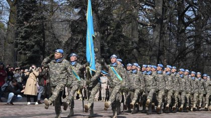 Как в Алматы проводили казахстанских военнослужащих на Голанские высоты. Фото