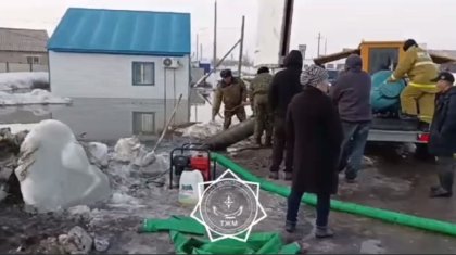 Жилые дома и дворы подтопило в Аркалыке. Видео