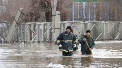 Димаш Кудайберген призвал казахстанцев сплотиться для борьбы с паводками