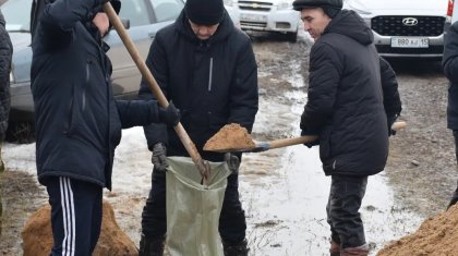 Аманатовцы участвуют в противопаводковых мероприятиях на севере Казахстана