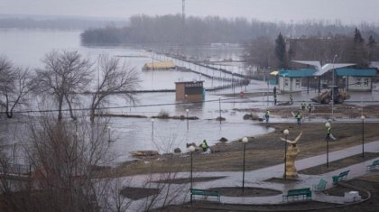 Как активисты «Жастар Рухы» помогают пострадавшим от паводков в Костанайской области