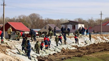 Олжас Бектенов проверил ход работ по берегоукреплению реки Жайык в ЗКО