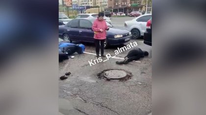Мопедист сбил двух пенсионерок в Алматы (ВИДЕО)