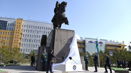 Президенты Казахстана и Кыргызстана открыли памятник Манасу в Астане (ФОТО, ВИДЕО)