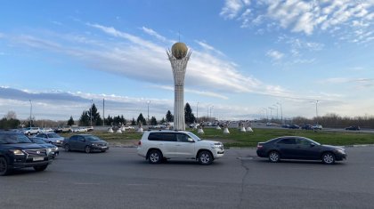 В Усть-Каменогорске демонтировали копию Байтерека