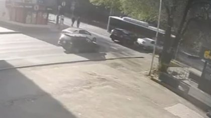 Автомобиль врезался в автобус в Алматы: момент ДТП попал на видео