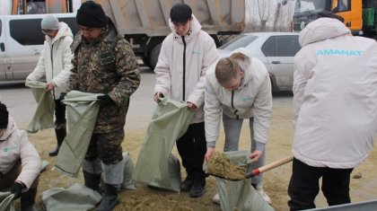 Как работают волонтеры в пострадавшей от паводков СКО