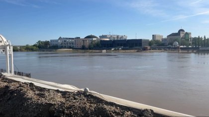 Уровень воды в реке Урал превысил критическую отметку в поселке Атырауской области (ВИДЕО)