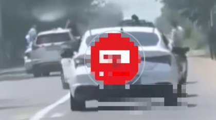 Кортеж выпускников устроил беспредел на дороге в Алматинской области (ВИДЕО)
