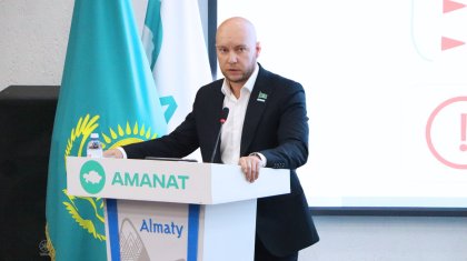 Станислав Канкуров провел отчетную встречу перед избирателями  в Алматы