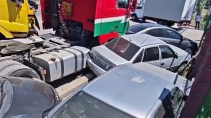 Крупное ДТП с участием двух грузовиков произошло в Алматинской области (ВИДЕО)