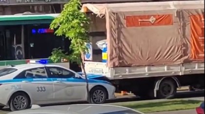 Полицейская машина попала в аварию в Астане (ВИДЕО)