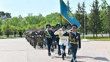 Служба госохраны РК показала свой кортеж (ВИДЕО)