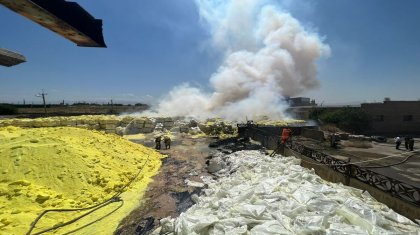 Крупный пожар в индустриальной зоне Шымкента: двое пострадавших в больнице