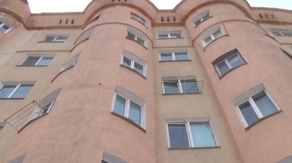 «Незаконно отчуждали имущество»: сотрудников горакимата задержали в Таразе (ВИДЕО)