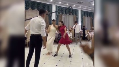 Как лоси в брачный период: ревнивая жена на тое рассмешила Казнет (ВИДЕО)