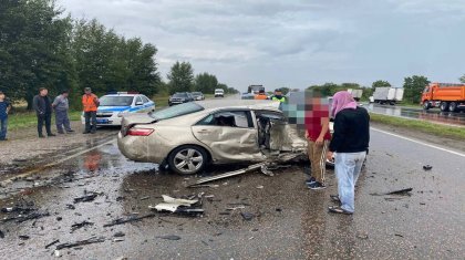 Легковушка выехала на встречку и спровоцировала ДТП в Костанайской области