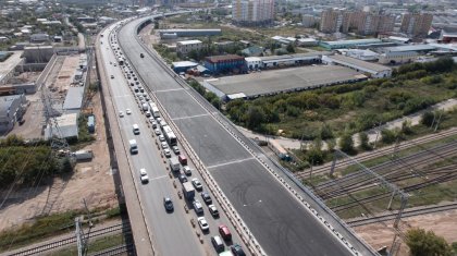 Движение по «Горбатому» мосту открыли в Астане