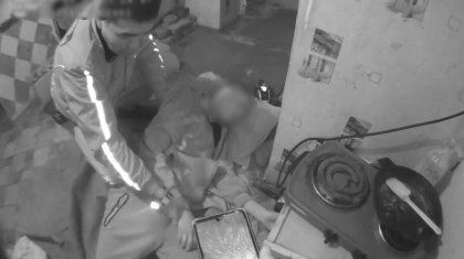 Полицейские вытащили из петли мужчину в ВКО (ВИДЕО)