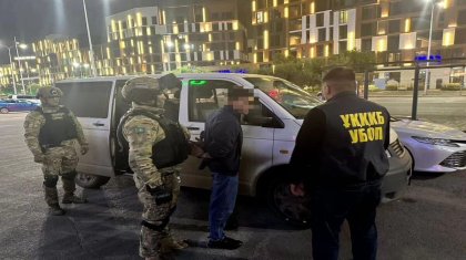 Группа парней под видом клиентов ограбила мобилографа в Астане