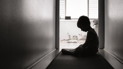 Пытались сбросить ребенка с ЖК в Астане: как наказали родителей детей