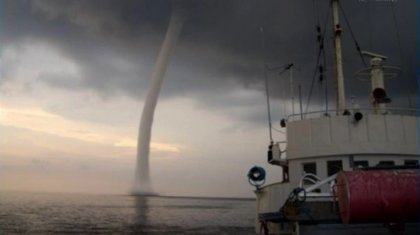 Торнадо на Каспийском море оказался реальным