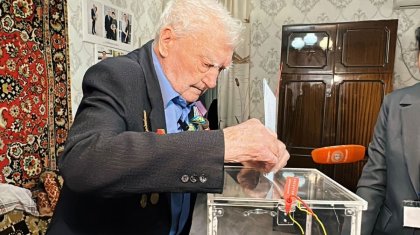 100-летний ветеран Великой Отечественной войны проголосовал на дому в ЗКО