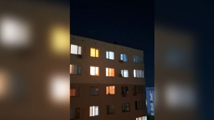 Девочки-подростки на крыше многоэтажки напугали жителей Шымкента (ВИДЕО)